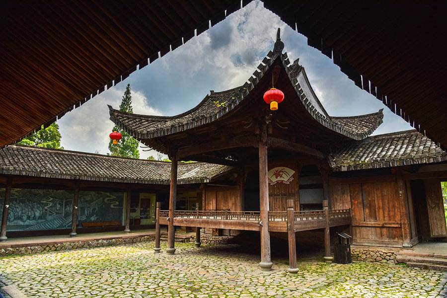 浙江永嘉苍坡村有座建于北宋的水月堂是八世祖为纪念哥哥而建