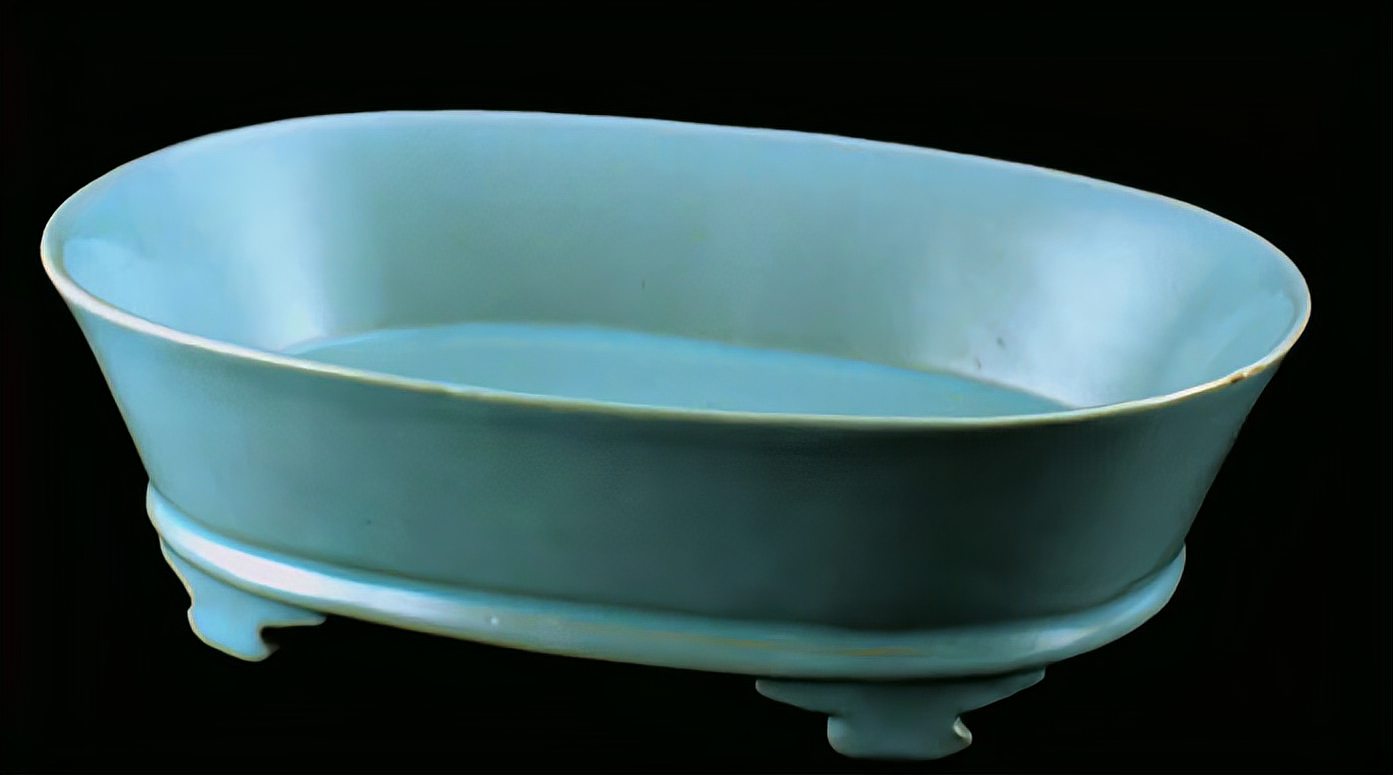 台北故宫博物院的十大镇馆之宝,其中仅有的两件瓷器都是北宋汝瓷