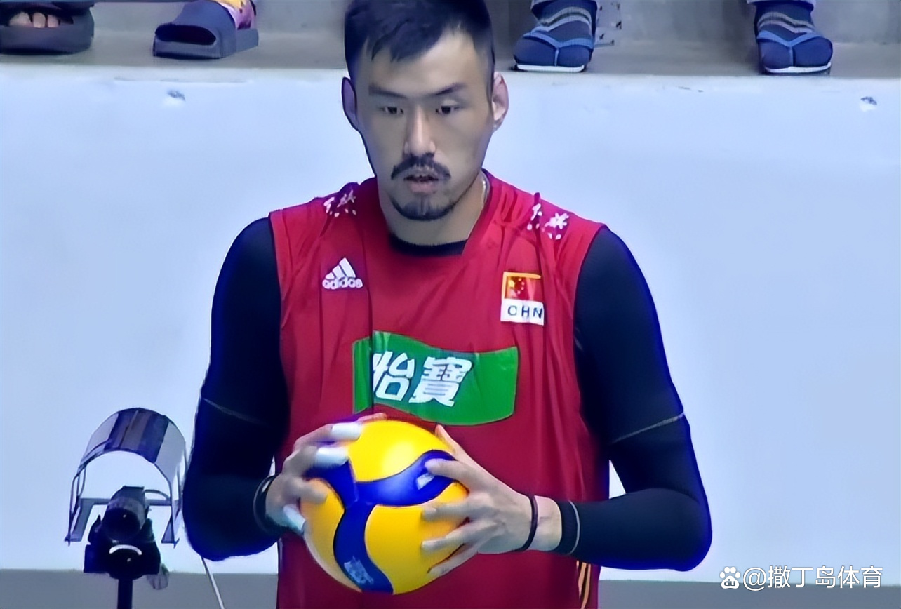罗景福强攻止损,发球再送分,许秀峰替补上来得分,中国想挑战不挑战,就
