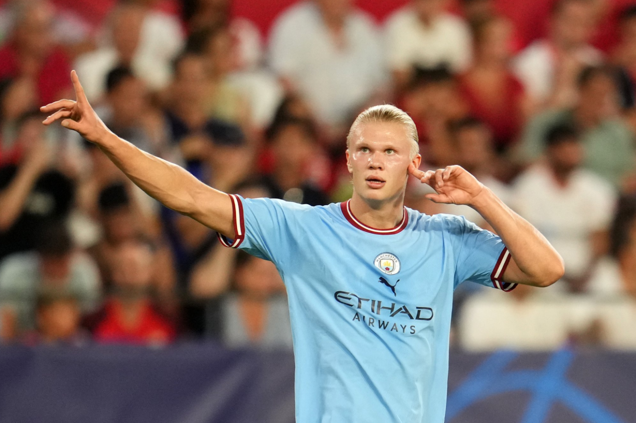 也让他成为莫伦特斯,萨维奥拉和伊布拉希莫维奇之后第四位在欧冠首秀