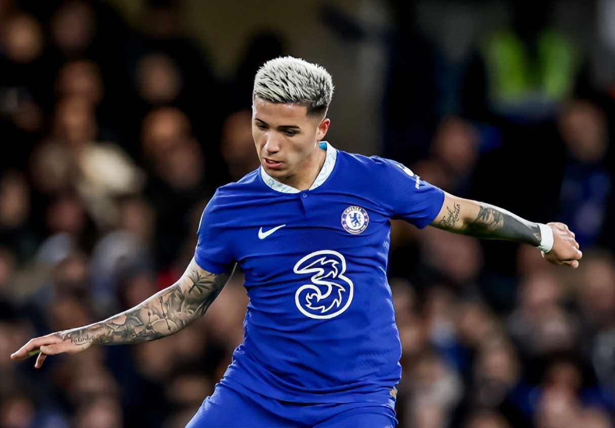 阿根廷夺冠后续:梅西续约难,恩佐创纪录,麦卡利斯特将加盟曼城_人民号