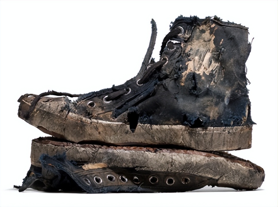 145万一双真61草鞋上海火爆到卖断码网友狗看了想尿尿猫看了想啃