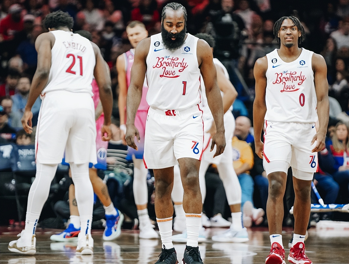 5年2亿美金5年18亿美金76人天上掉馅饼哈登却掉进争冠陷阱