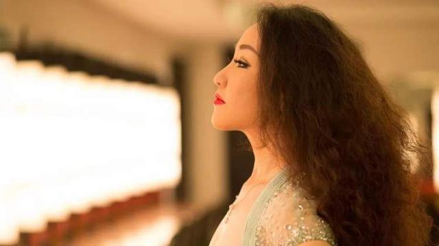 著名女中音歌唱家被誉为“上海的声音”王维倩